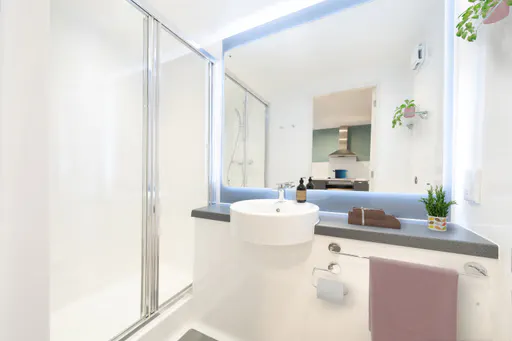 Silver Ensuite Upper Level