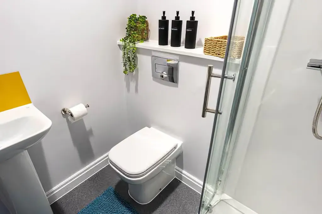 Bronze En-Suite
