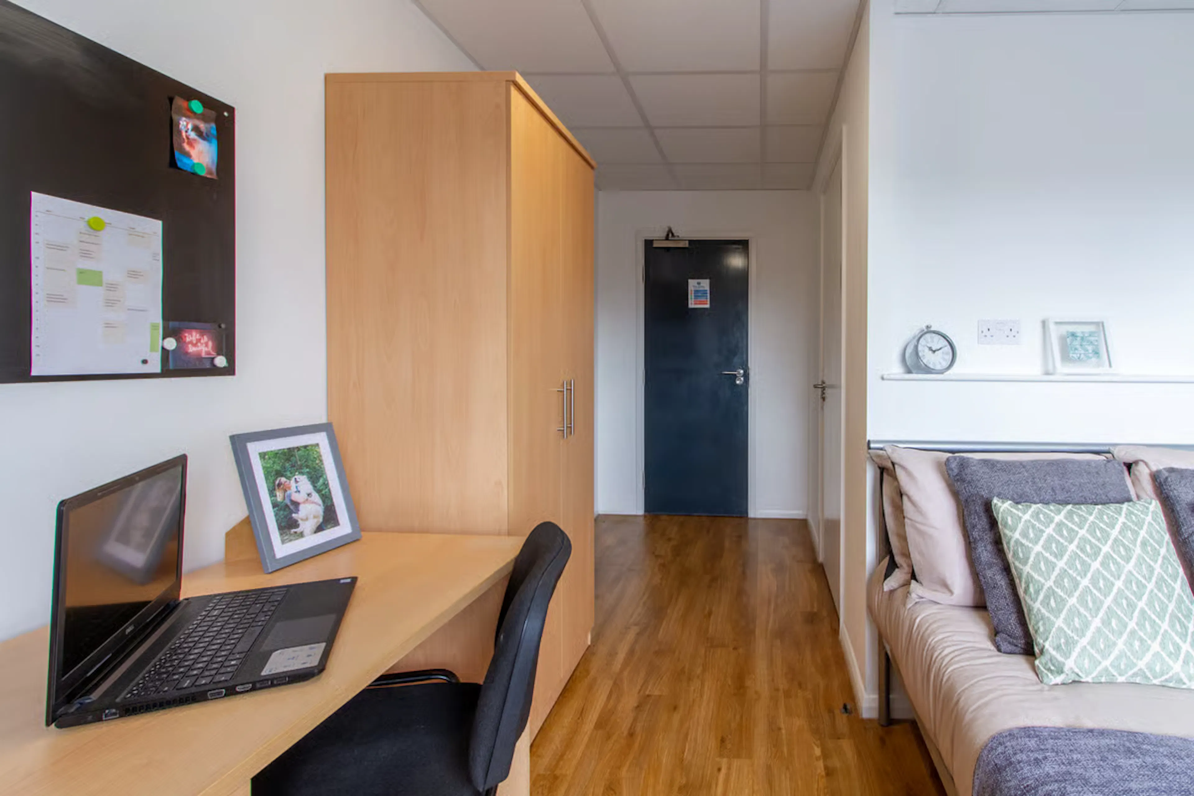 Silver Ensuite ROOM 1