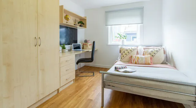 Silver Ensuite room image 1