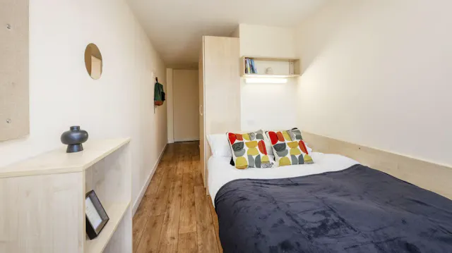 Silver Ensuite room image 1