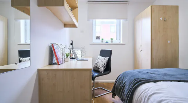 Silver Ensuite room image 1