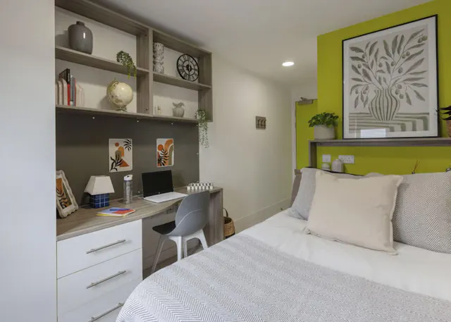 Silver Ensuite room image 1