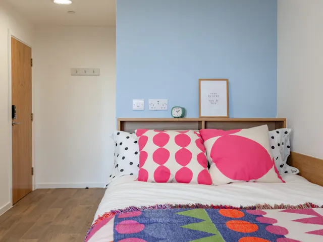 Silver Plus En Suite room image 3