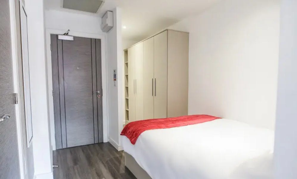 Silver Plus Studio (Higher Floors)