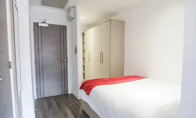 Silver Plus Studio (Higher Floors) room image 1