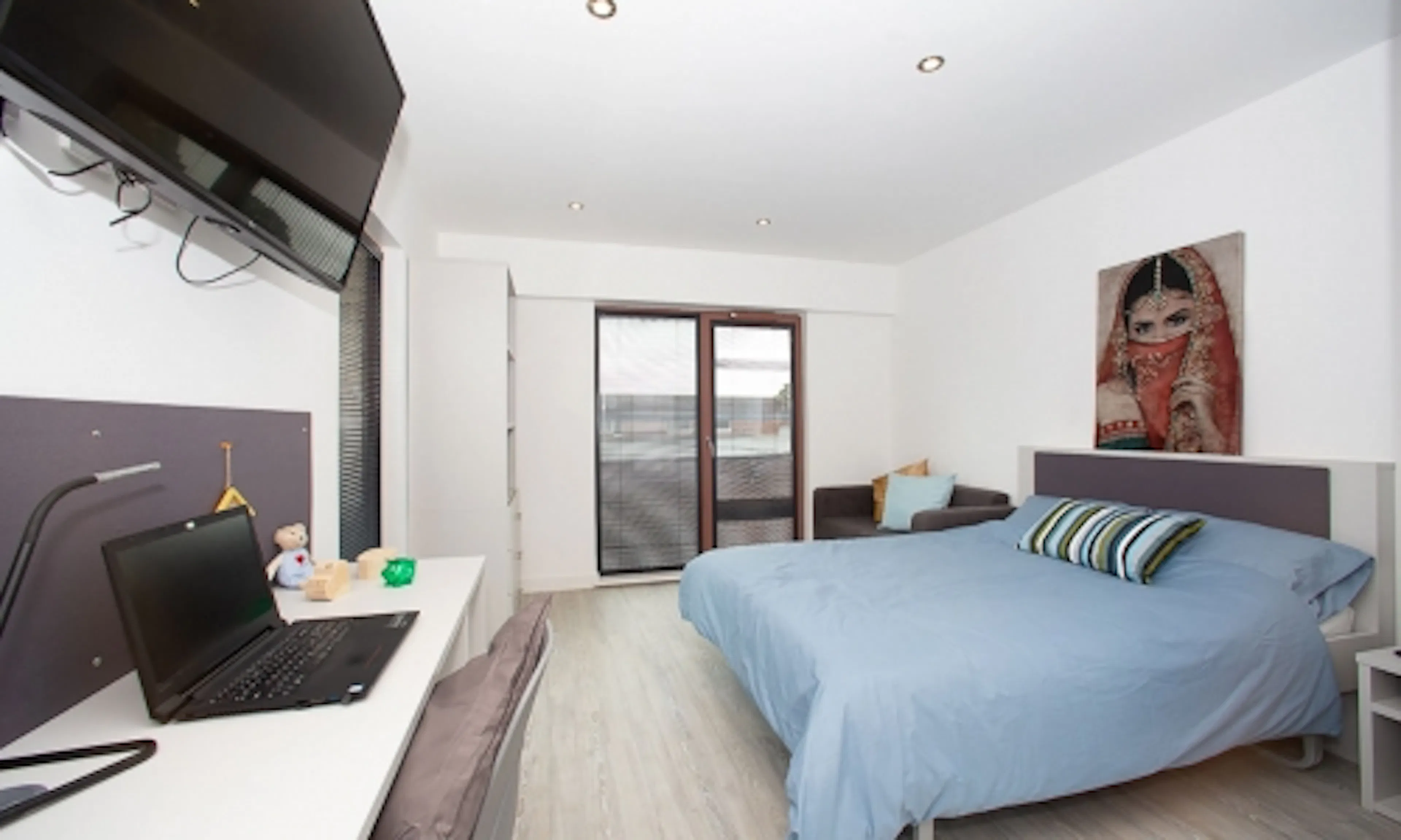 Silver Plus Studio  ROOM 4