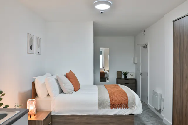 Silver Studio  room image 2