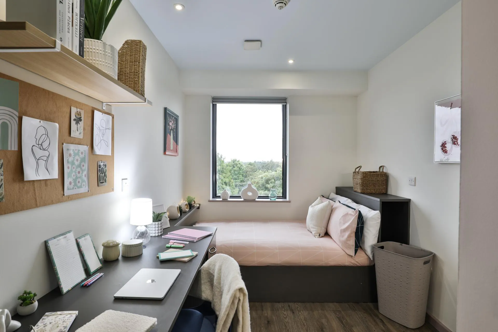 b16-studios-birmingham-birmingham-Silver Plus Studio 