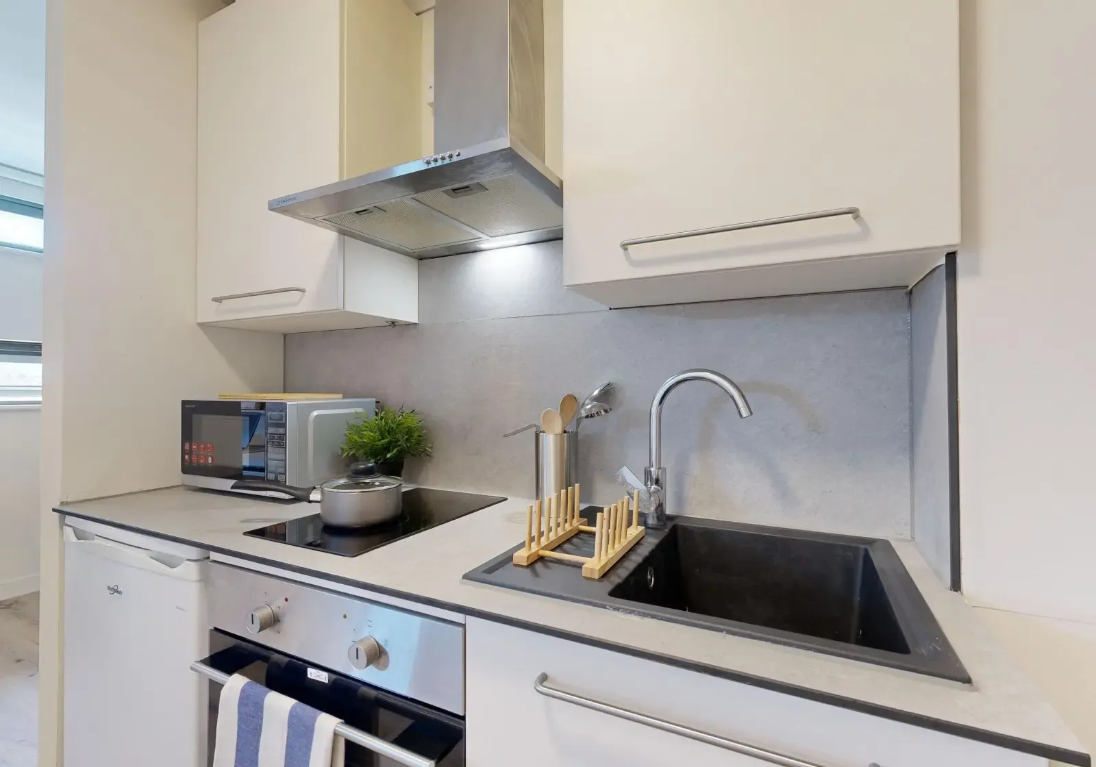 Silver Studio Plus KITCHEN 3