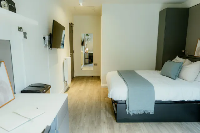 Silver Studio room image 1