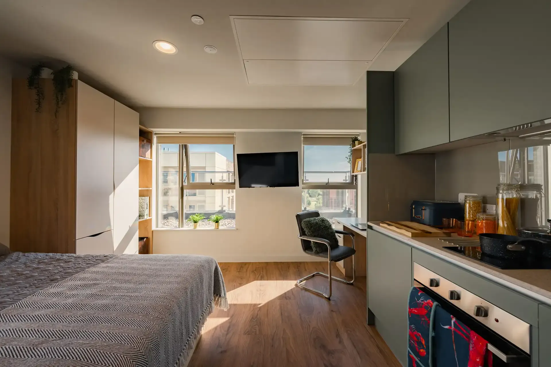 Silver Studio - High Floor