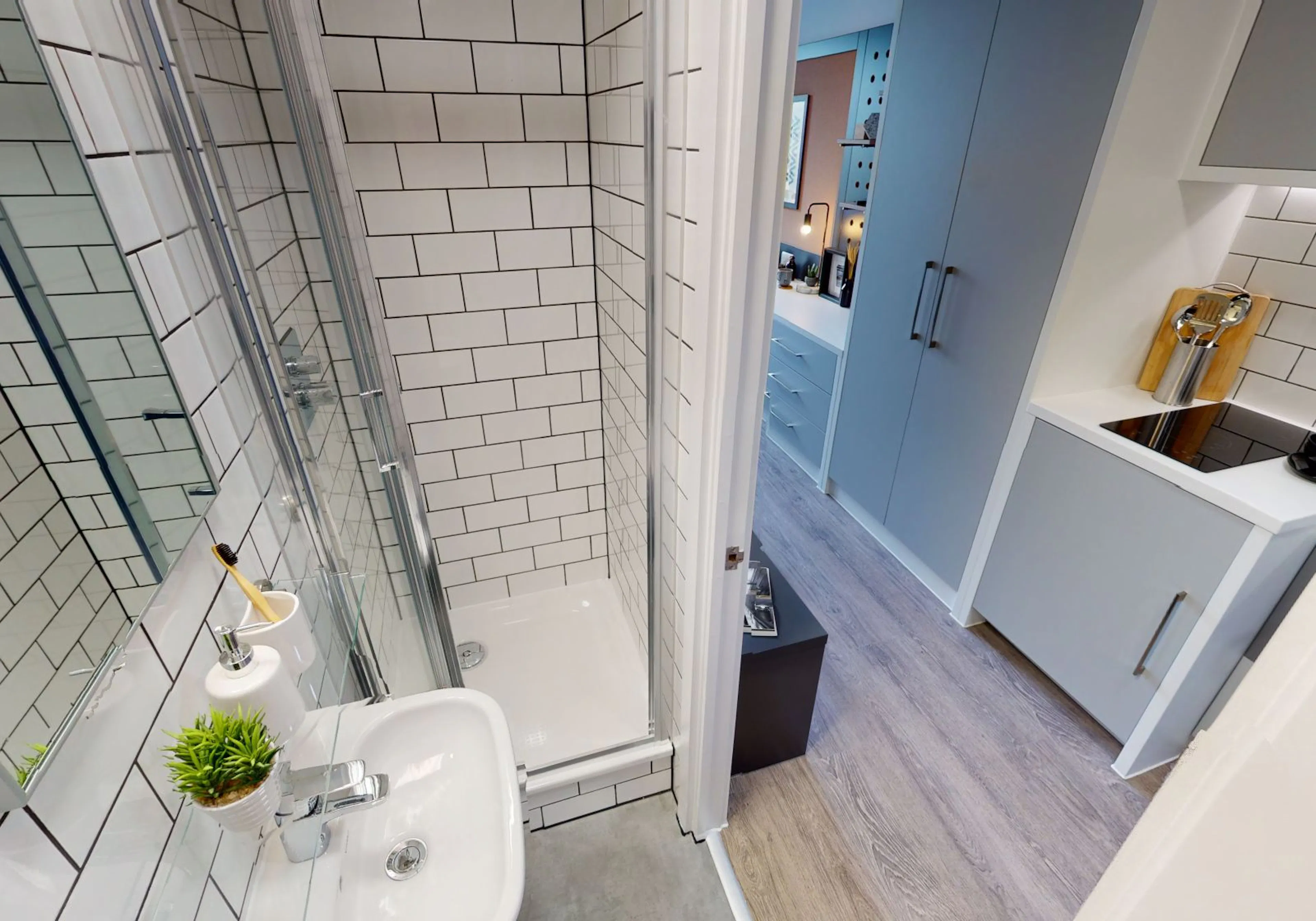 Silver Studio BATHROOM 2
