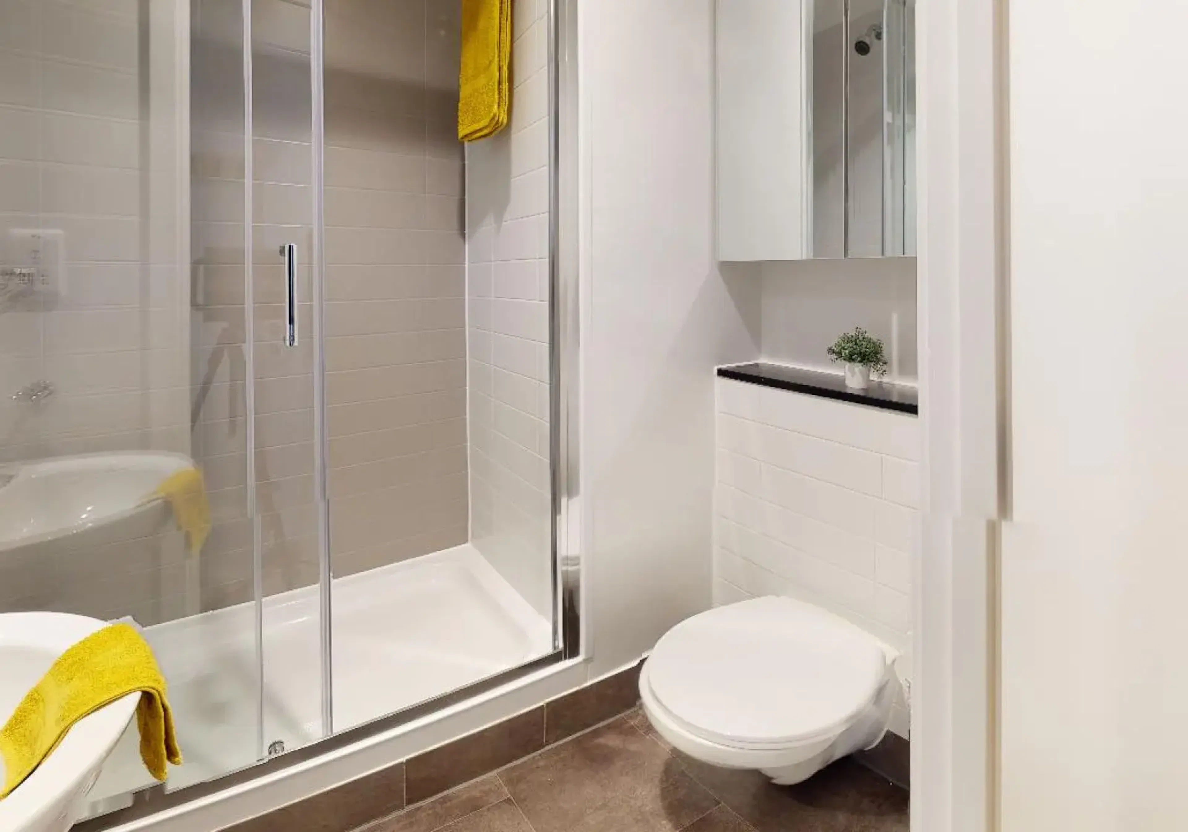 Silver Studio BATHROOM 3