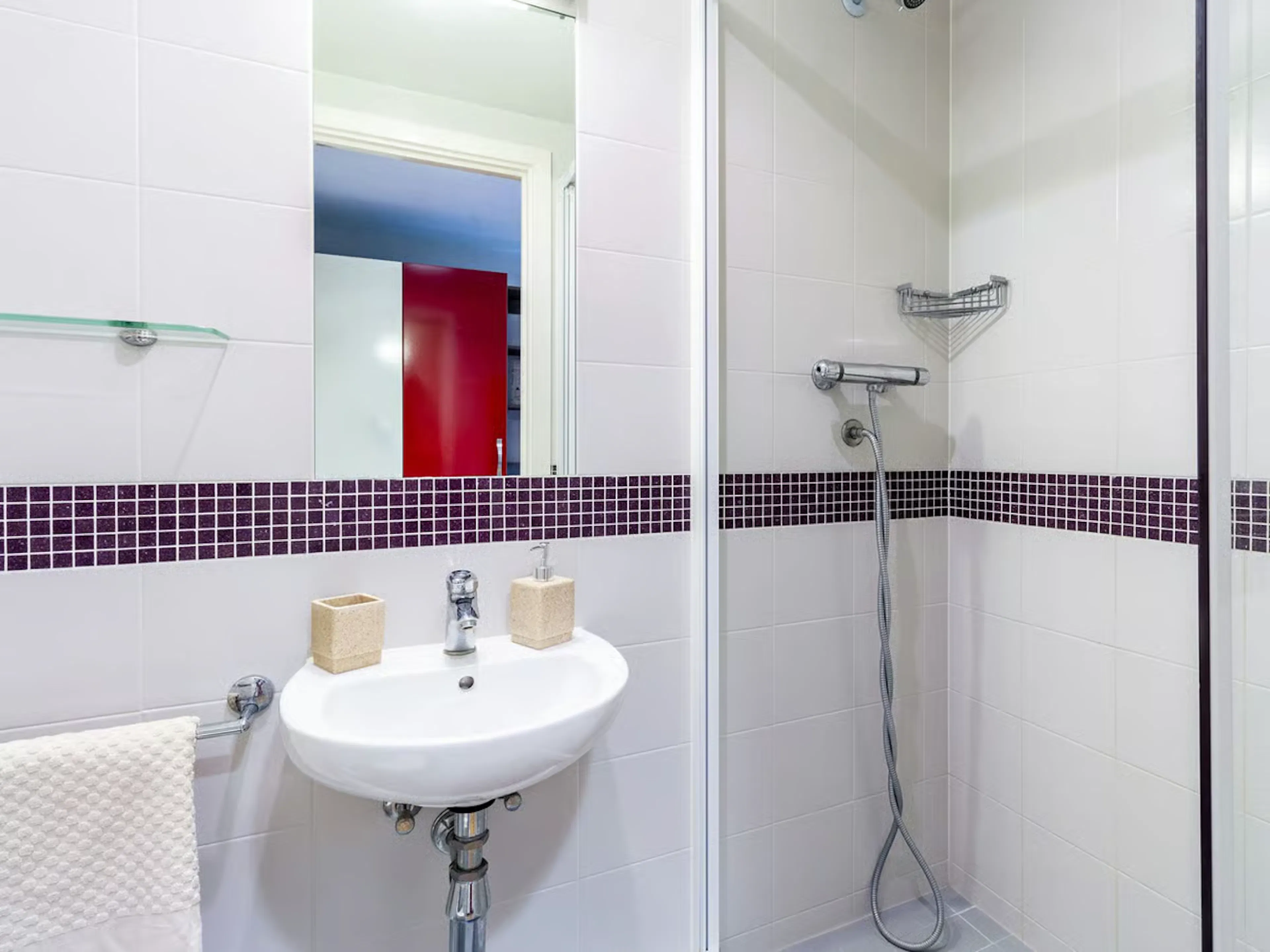 Silver Studio BATHROOM 4