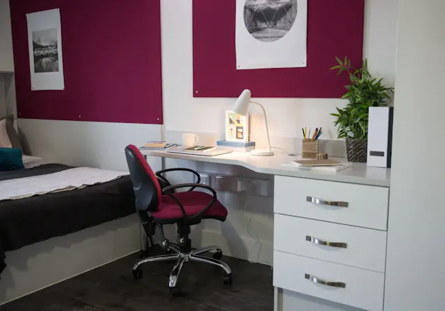 Silver Studio room image 1