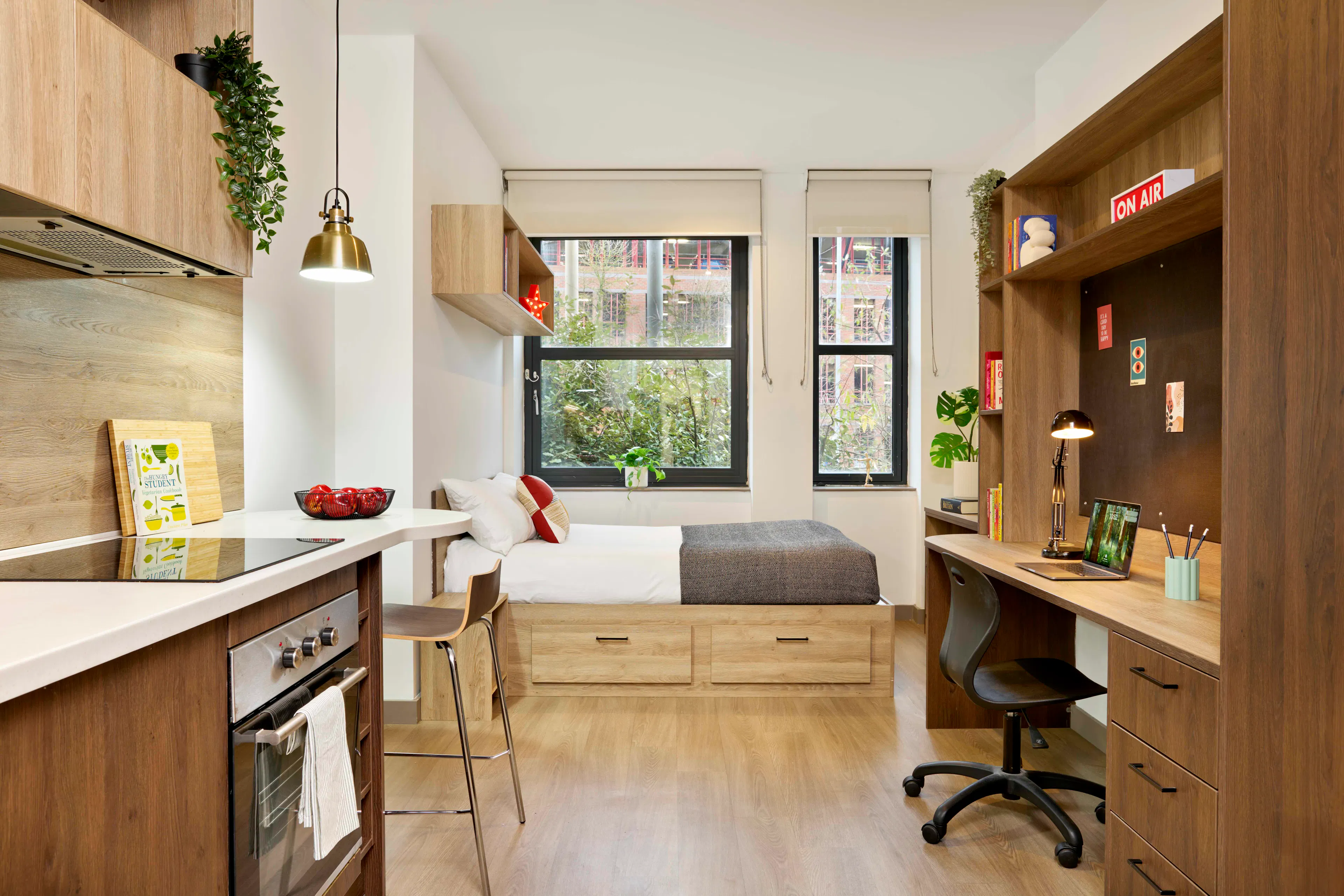 Silver Studio ROOM 4