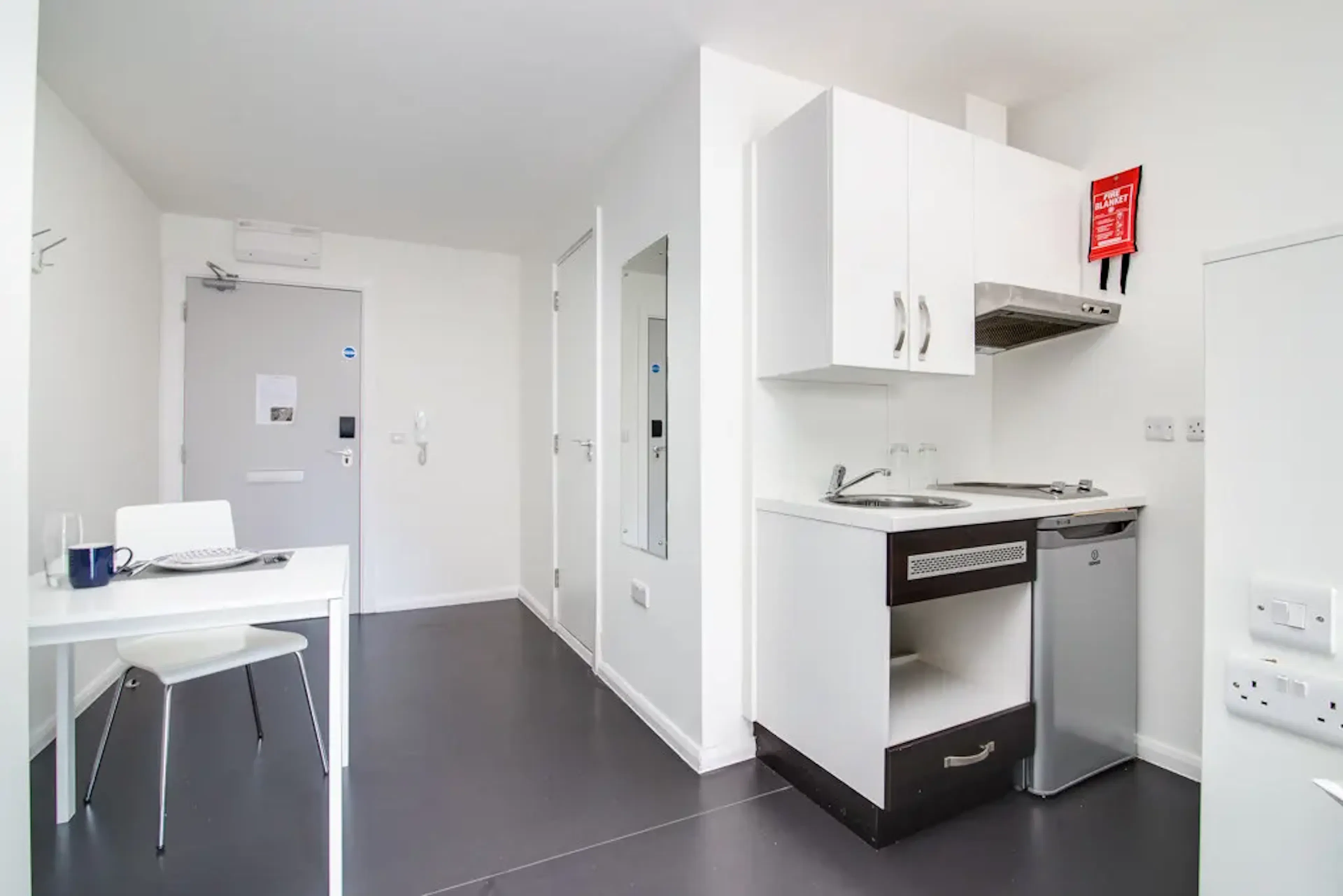 Silver Studio KITCHEN 2