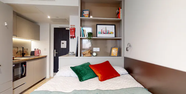 Silver Studio Penthouse room image 1