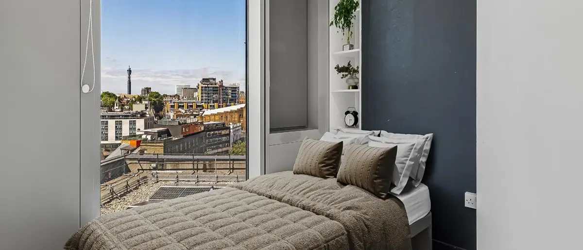 Silver studio Penthouse level