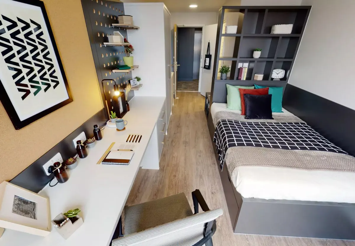 Silver Studio ROOM