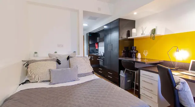 Gold Studio room image 1