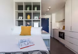 vogue-studios-brighton-Silver Studio