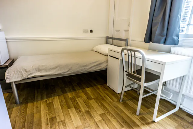 Single Room room image 1