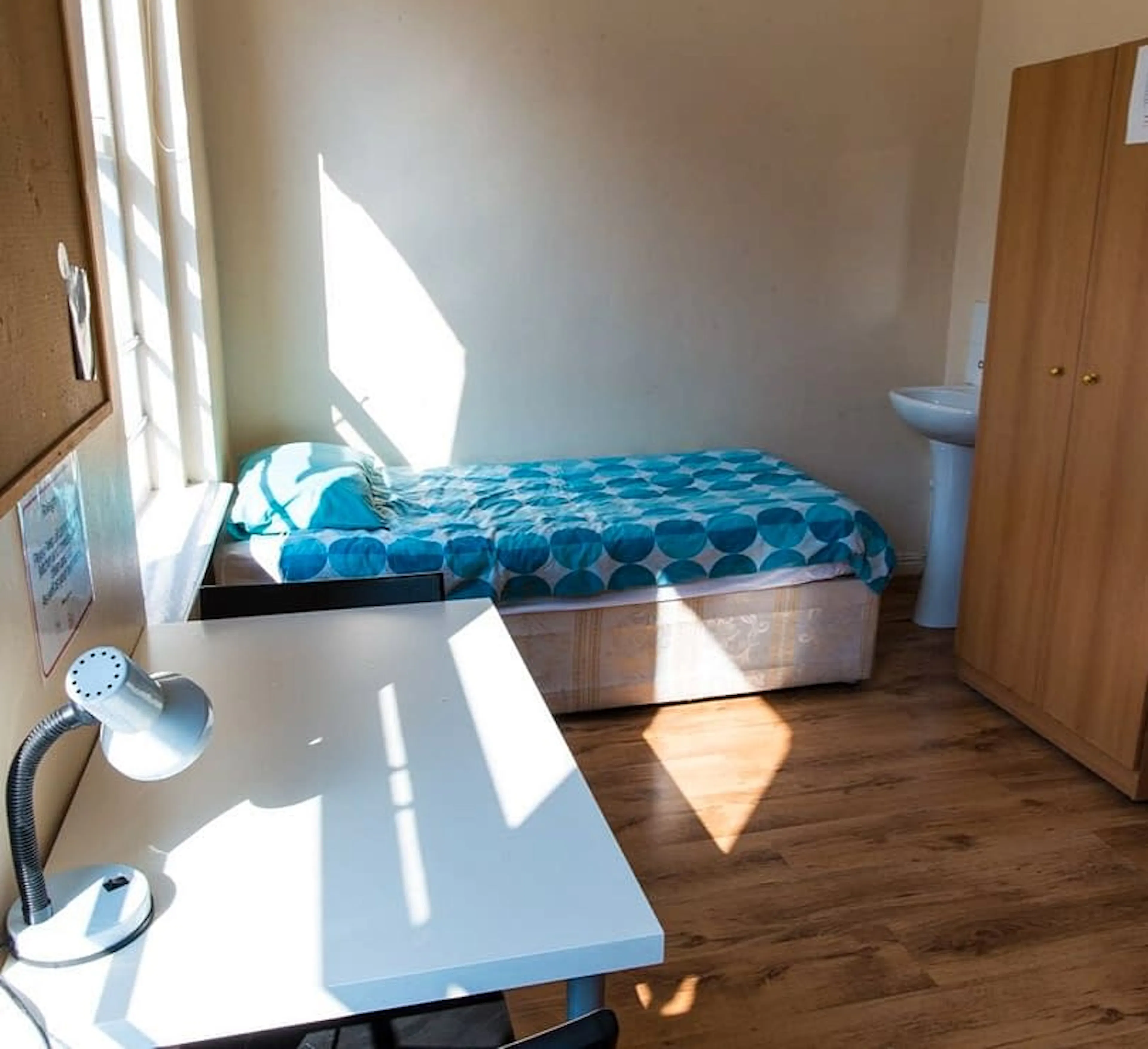 ROOM ROOM 4