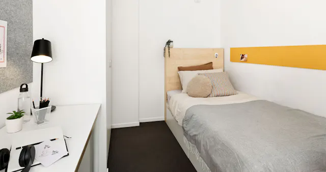 Single Bedroom- Share Bathroom room image 1