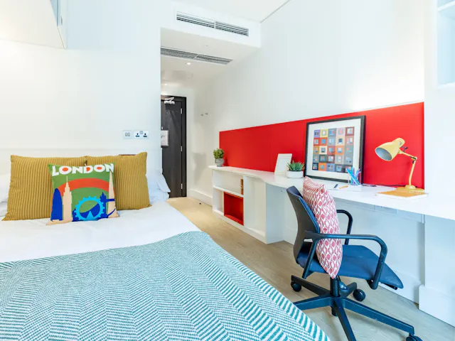 Single En Suite room image 1