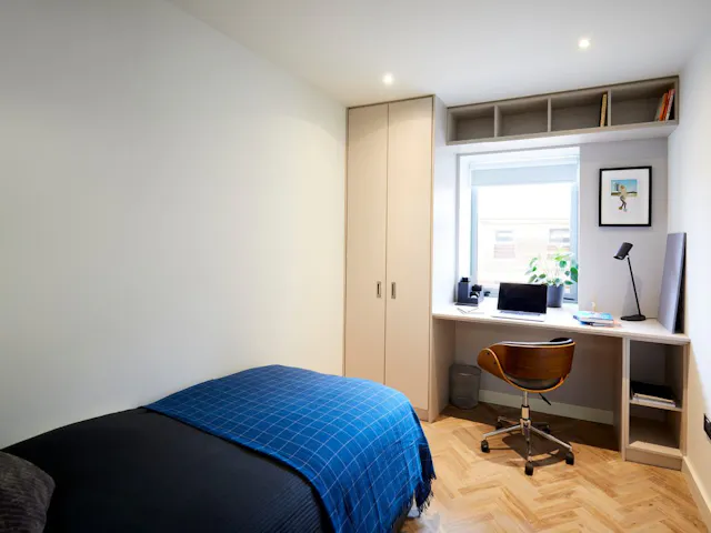 Single En Suite room image 1
