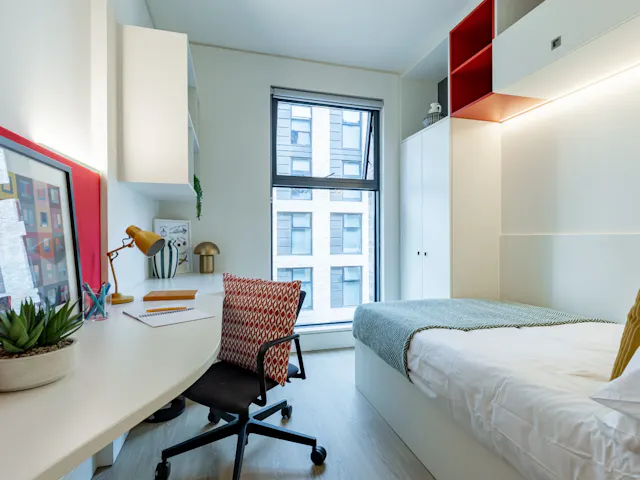 Single En Suite room image 2