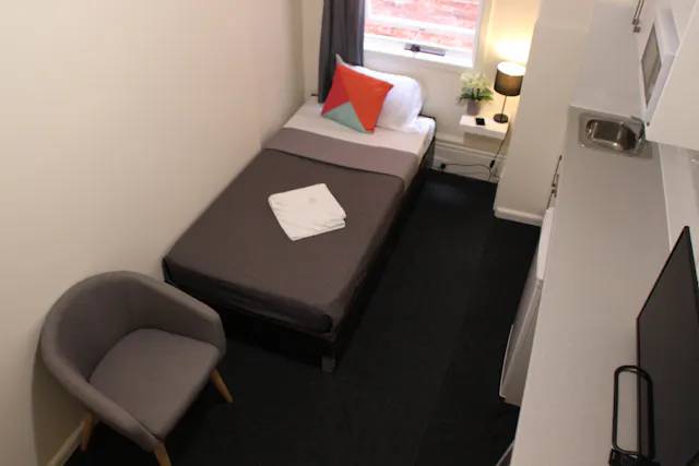 Single room with kitchenette room image 2