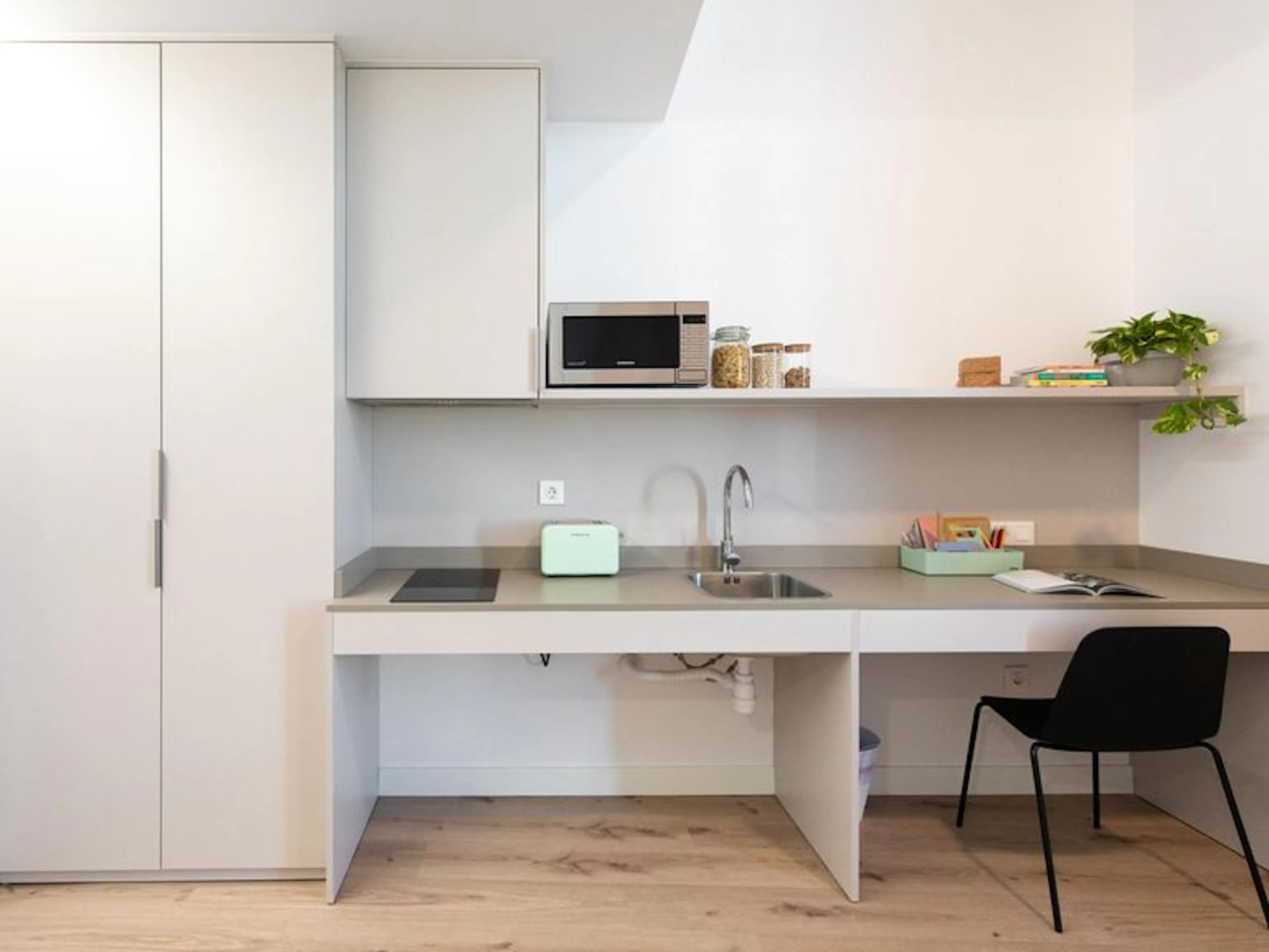 Single Premium With Kitchen KITCHEN 4
