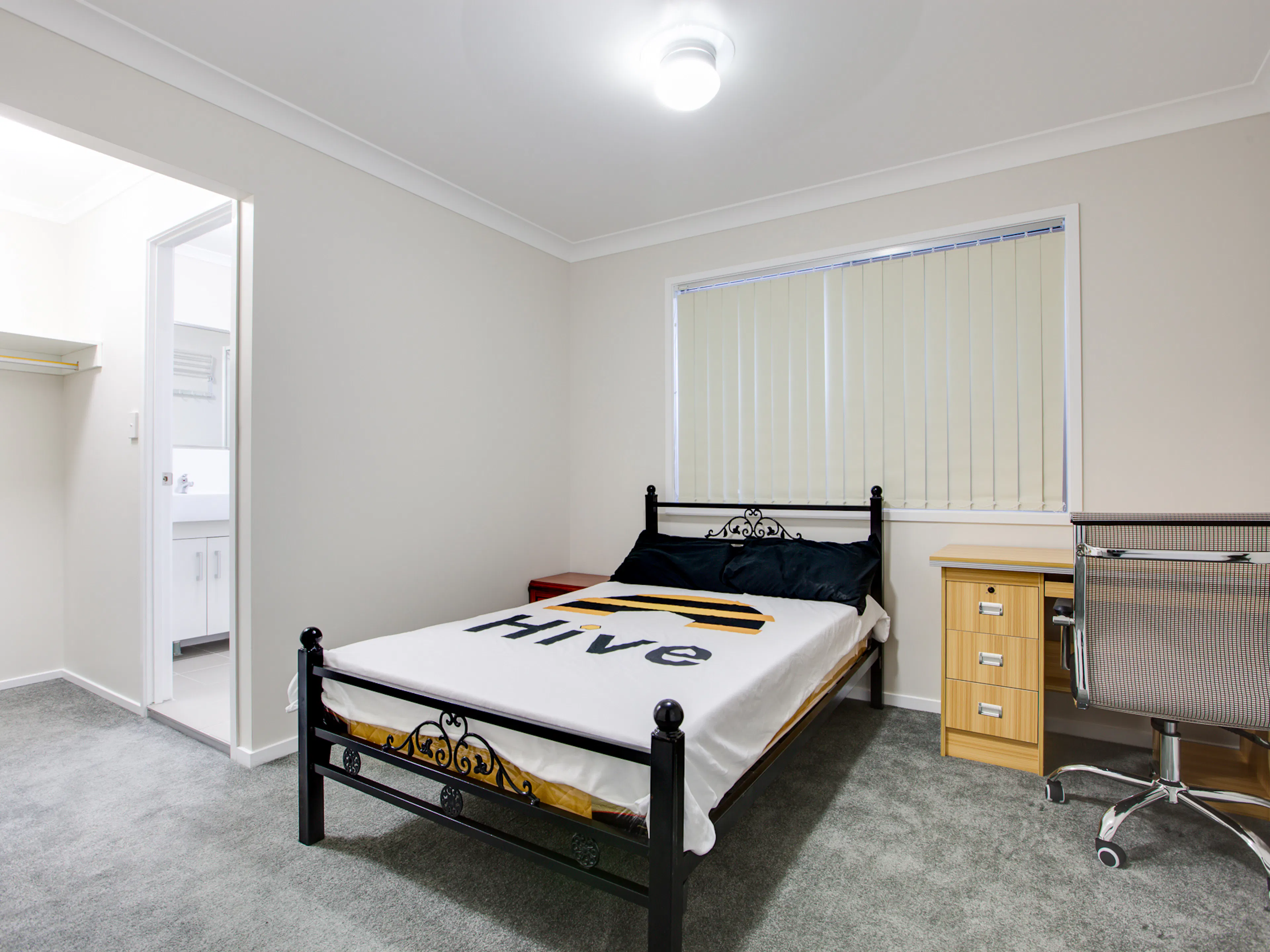 Deluxe Shared Apartment ROOM 1