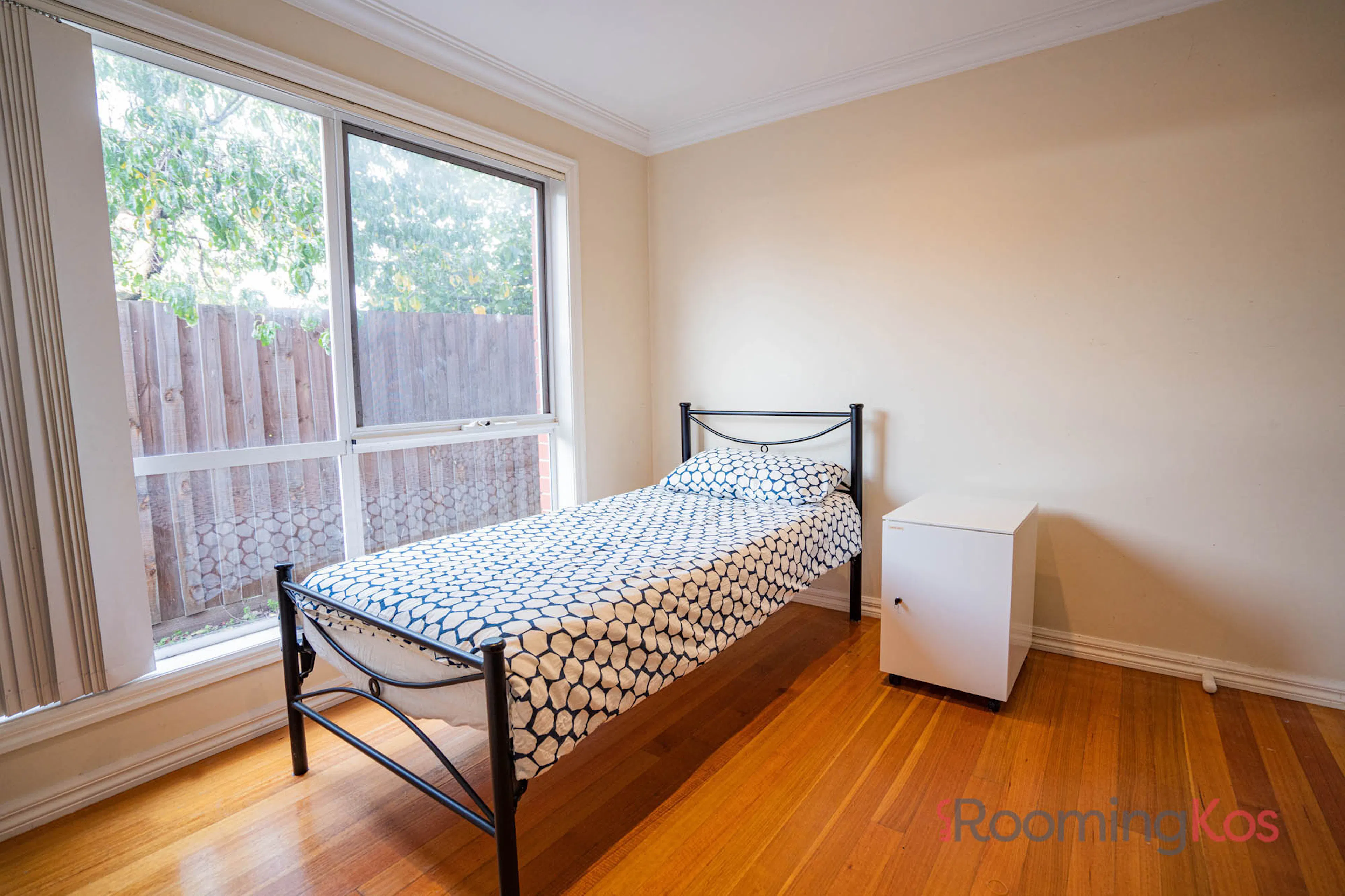 Single Room ROOM 2