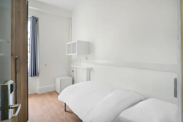 Single Room room image 2