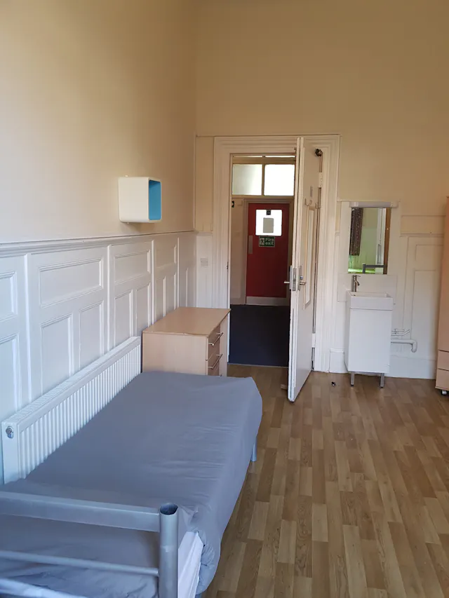 Single Room room image 2