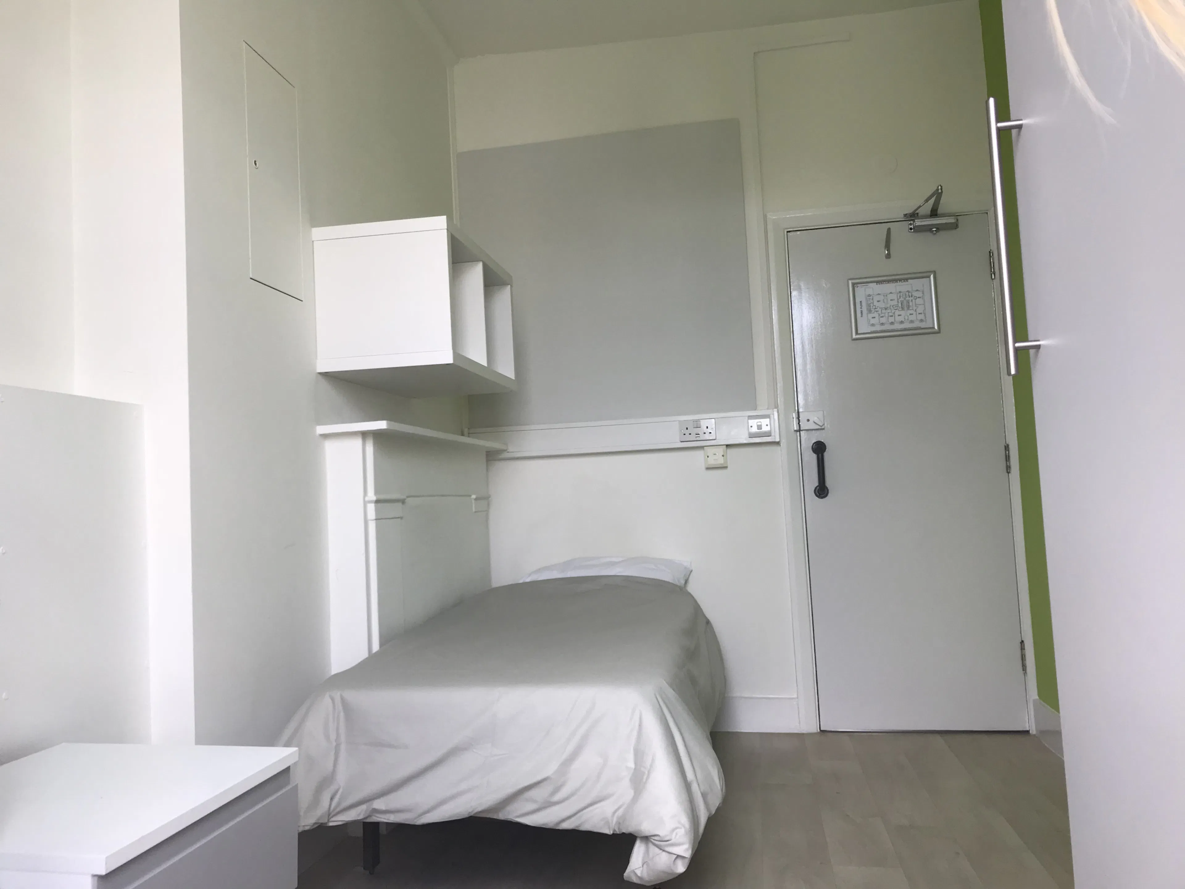 Single Room ROOM 1