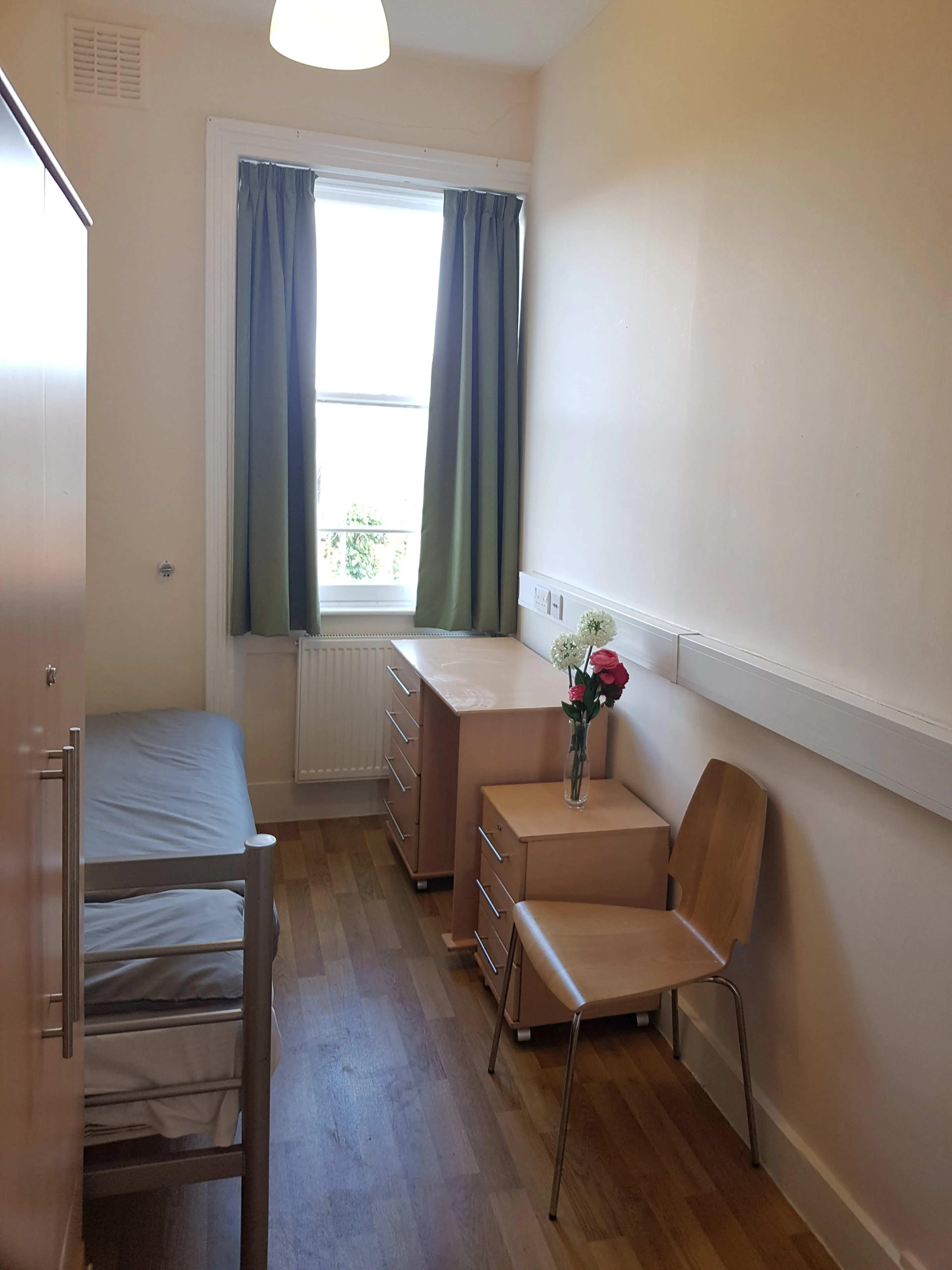 Single Room ROOM 4