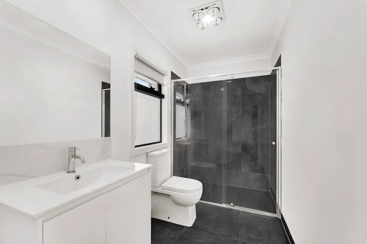 Double Room Ensuite BATHROOM