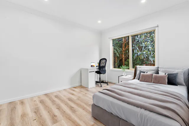 Single En-Suite room image 4