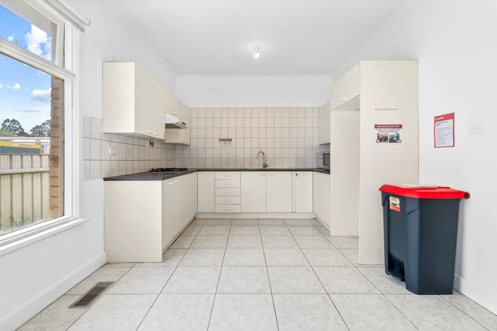 Single Room KITCHEN 3