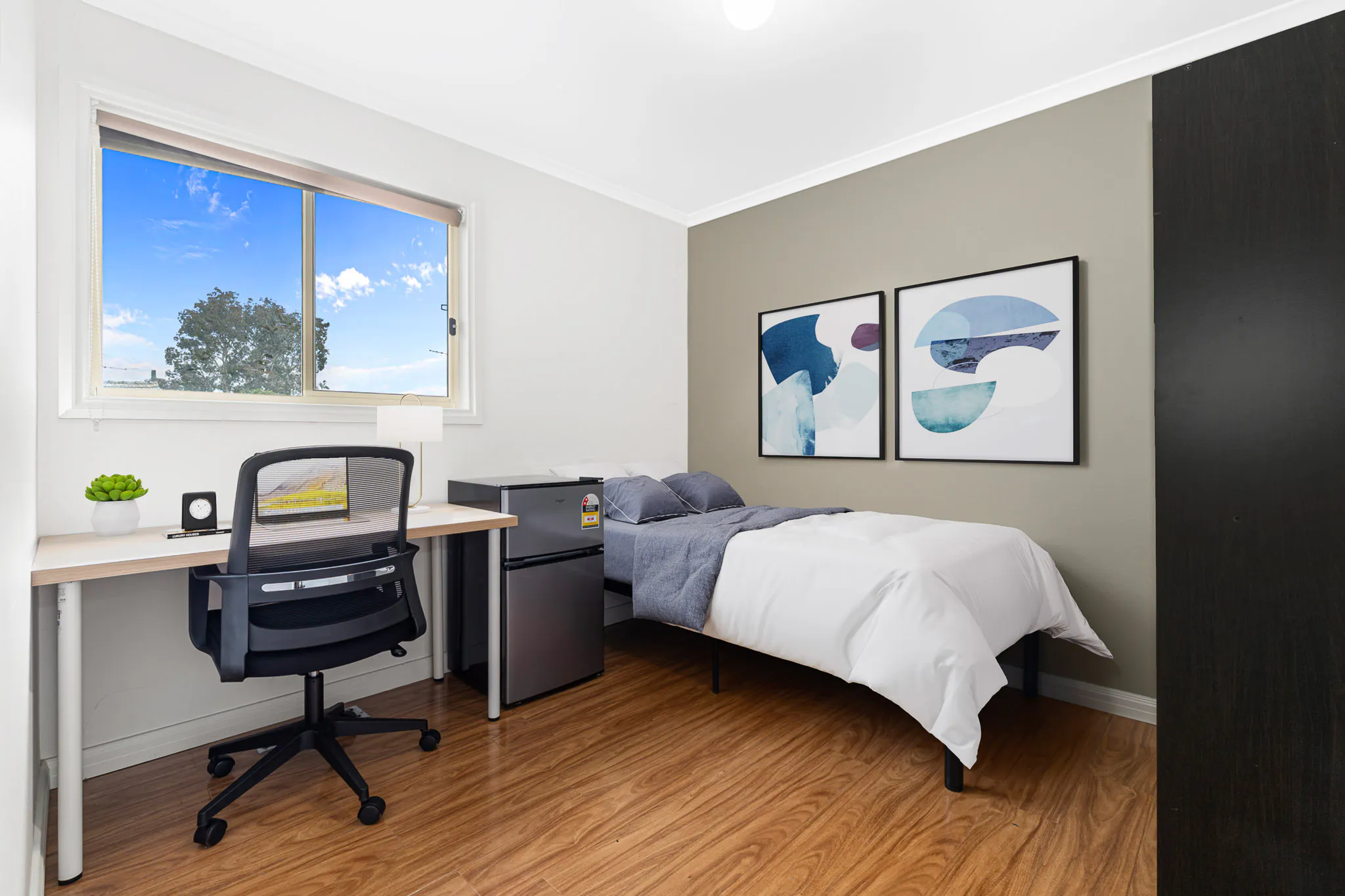 Single Room ROOM 1