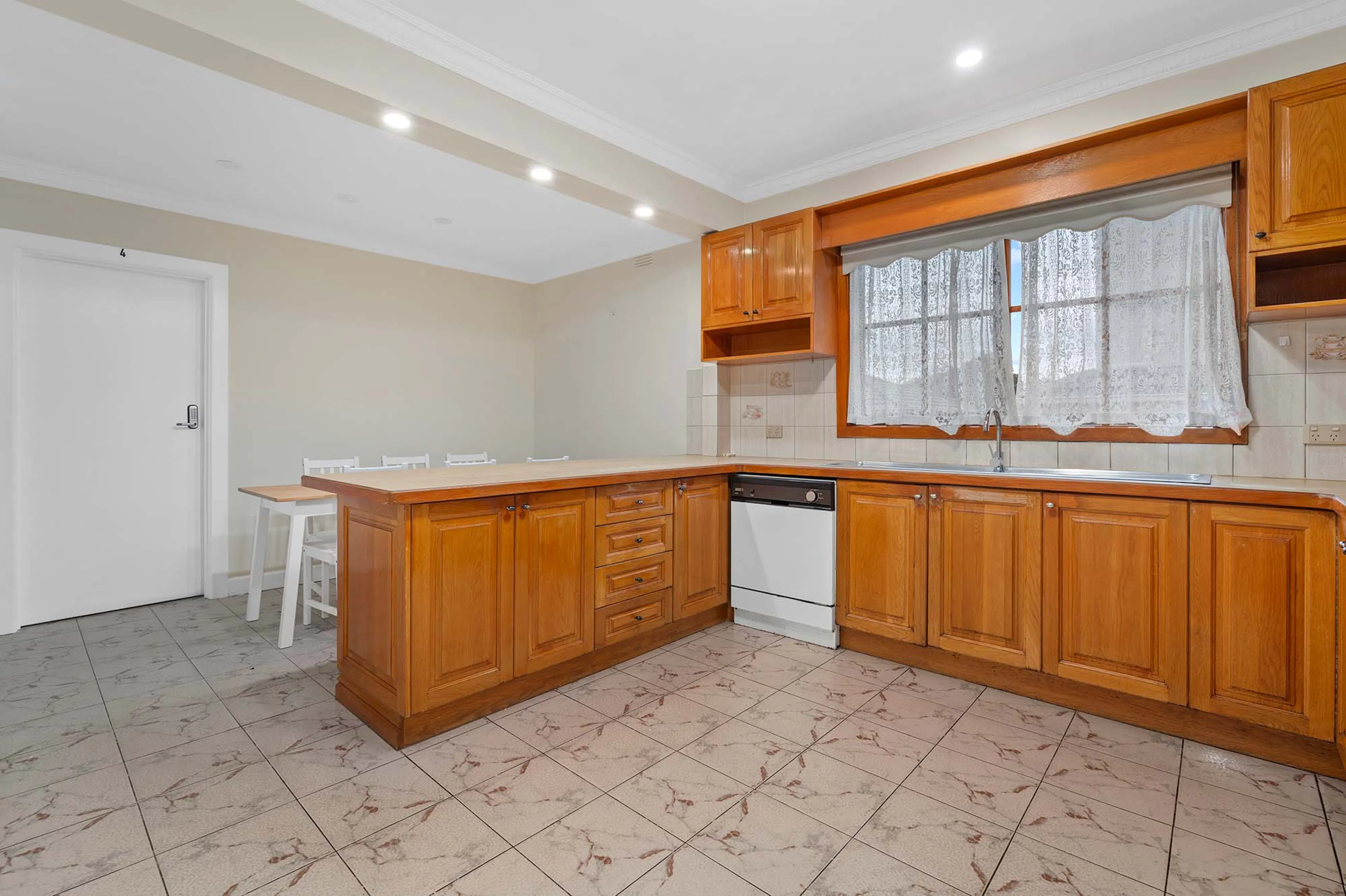 Single Room KITCHEN 1