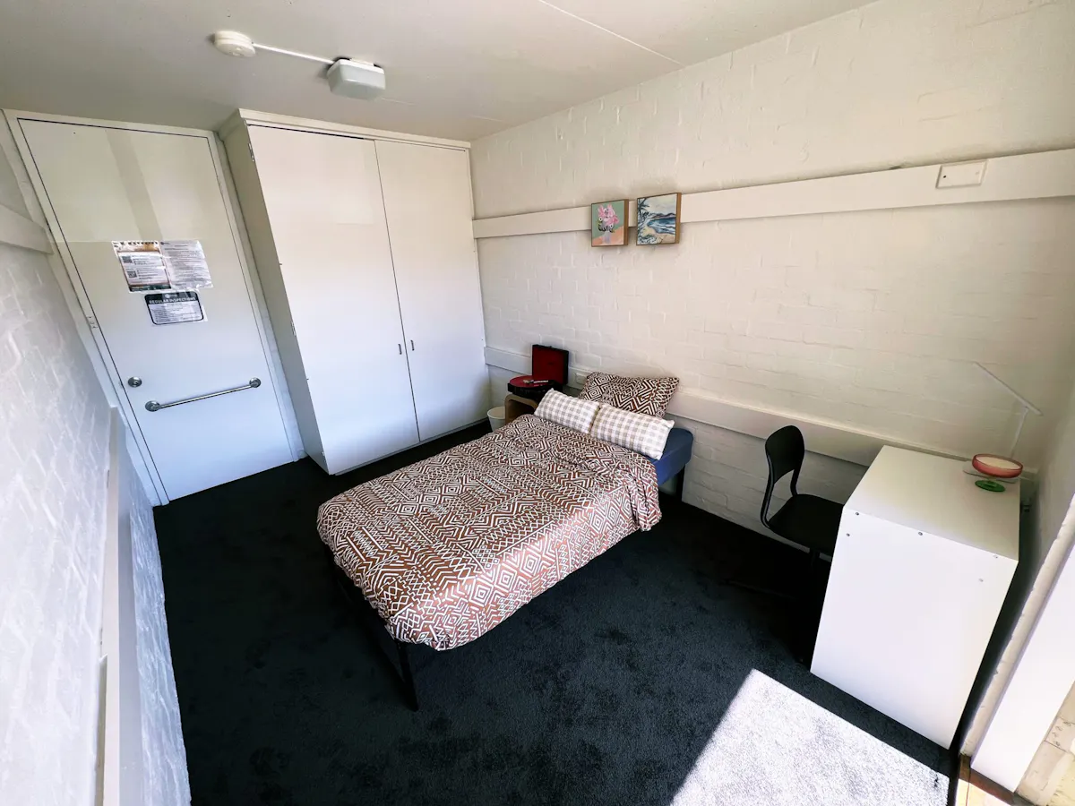 Single Room ROOM
