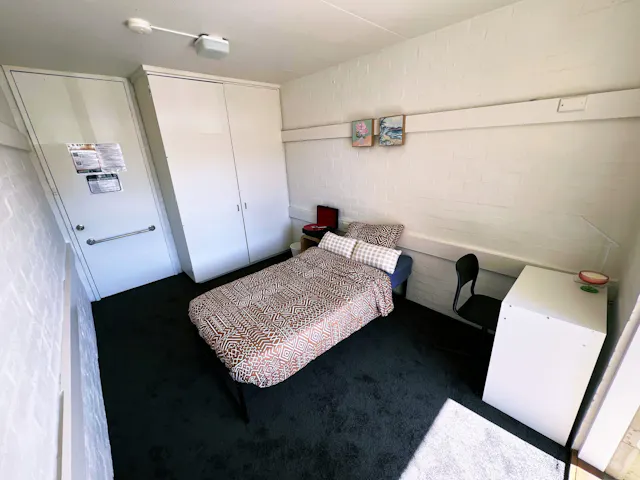 Single Room room image 1