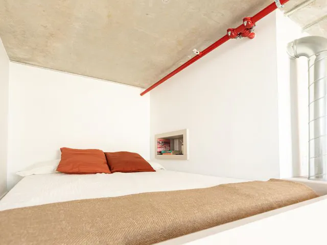 Single With Kitchen room image 1