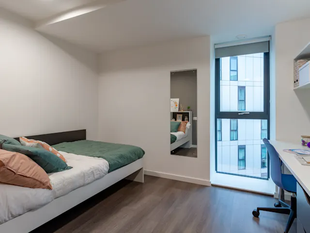 Skyline Platinum En Suite room image 2